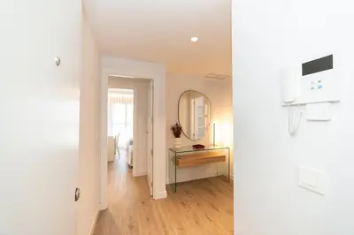 Una televisión o centro de entretenimiento en Mirasierra Luxury Home