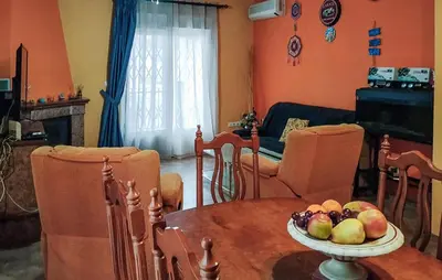 Plano de 3 Bedroom Stunning Home In Antequera