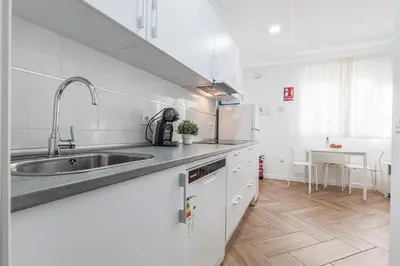 Una cocina o zona de cocina en Algaba Huelva bajo