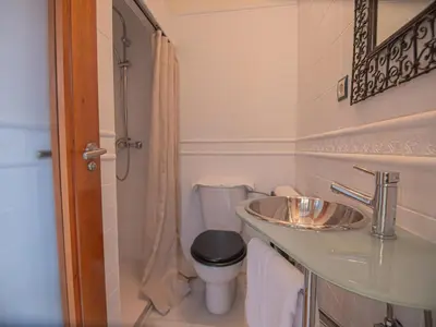 Un baño de 10Pax Terraza minipiscina-jacuzzi Parking free