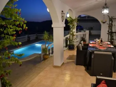 Piscina en o cerca de Holiday Home Villa mit Blick auf das Wasser by Interhome