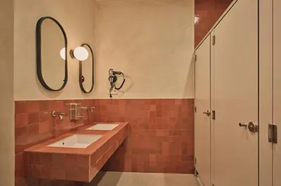 Un baño de Chozuela Casa de Viajeros