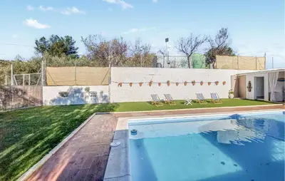 Piscina en o cerca de Casa El Almendro