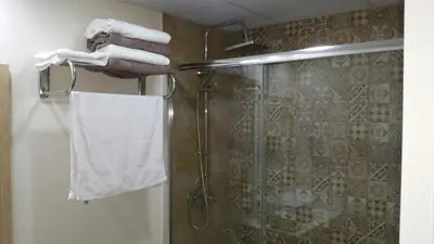 Un baño de 2 Noques
