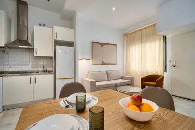 Una cocina o zona de cocina en San Marcos Loft, by Homing U