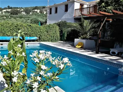 Piscina en o cerca de Cortijo Berruguilla