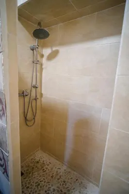 Un baño de Apartamentos La Piconera