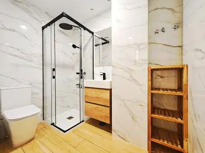 Un baño de Cavestany Suites