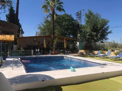 Piscina en o cerca de Casa para Grupos en Lucena Piscina Privada y Barbacoa 14 personas