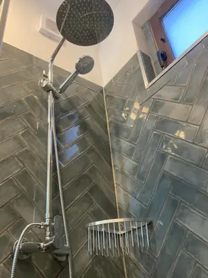 Un baño de Cortijo el Sendero
