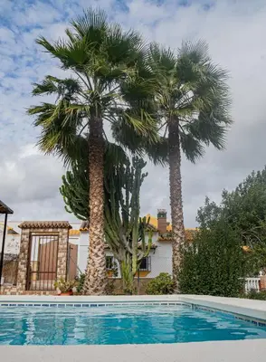 Piscina en o cerca de Cortijo el Sendero