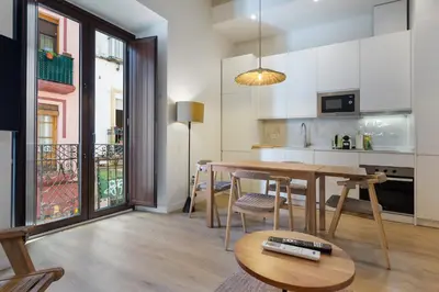 Una cocina o zona de cocina en New stylish - Swimming pool solarium -Feria 23