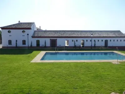 Piscina en o cerca de Bungalow confortable avec terrasse - API-1-52-1827