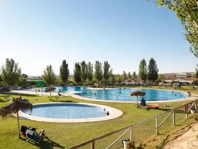 Piscina en o cerca de Bungalow avec Terrasse - Pour 2 personnes - API-1-52-1872