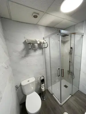 Un baño de Hostal Calderón de la Barca