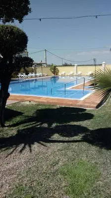 Instalaciones para jugar a tenis o squash en Hostal Al-Andalus o alrededores
