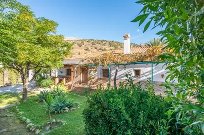 Jardín al aire libre en Casa La Encina