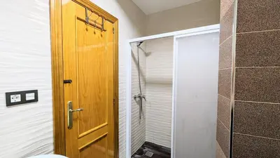 Un baño de Los Caňos II - Calm Home & parking