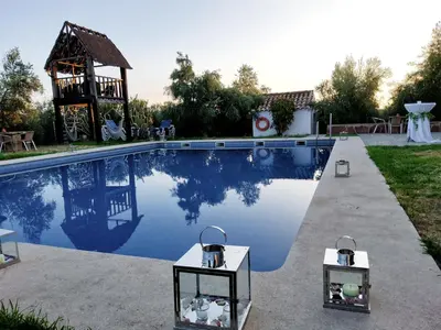 Piscina en o cerca de Molino La Nava