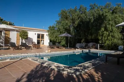 Piscina en o cerca de La Finca Blanca