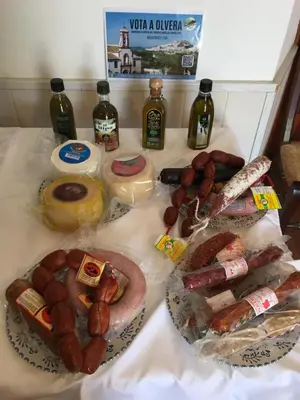 Comida en o cerca de este hotel