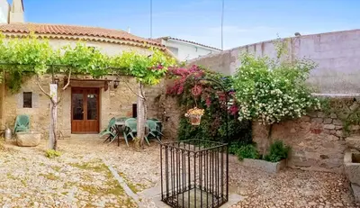 Jardín al aire libre en Charming House in Añora with Garden