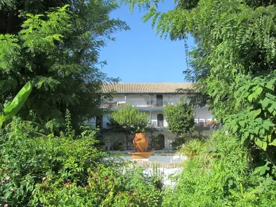 Jardín al aire libre en Monumento S.XVI Corralas