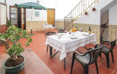 Zona de estar de Four-Bedroom Holiday Home In Villaviciosa De Cordob