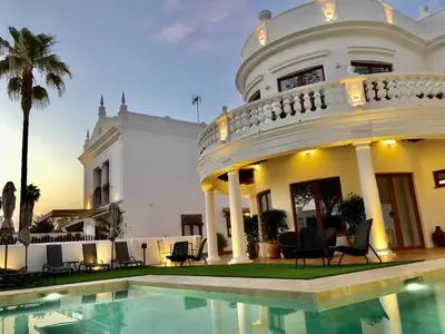 Piscina en o cerca de La Quinta Hacienda