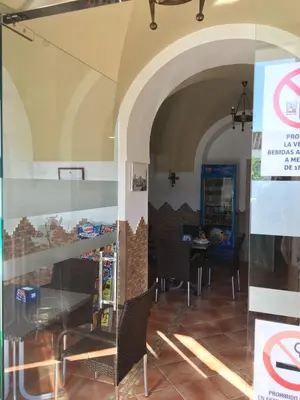 Certificado, premio, señal o documento que está expuesto en Hostal Los Encinares