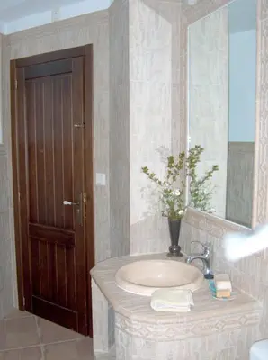 Un baño de Spacious House Zambra + Pool