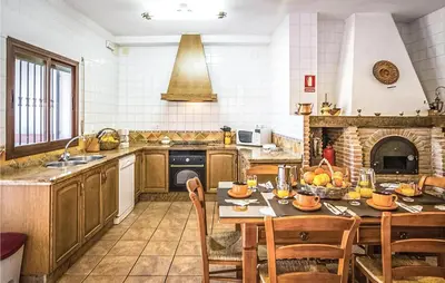 Una cocina o zona de cocina en Spacious villa with private pool near Priego de Cordoba