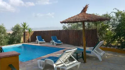 Piscina en o cerca de Casa Rural Huerta la Lapa