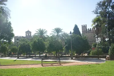 Jardín al aire libre en Hostal Alcazar I
