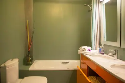 Un baño de Precioso Apartamento con Parking en Pleno Centro