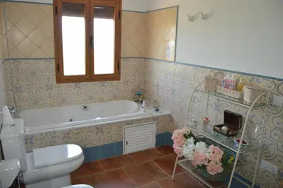 Un baño de El Olivo del Moreno