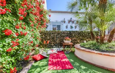 Jardín al aire libre en Nice Home In Córdoba With Wifi