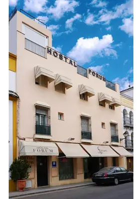 Edificio en el que se encuentra el hostal o pensión