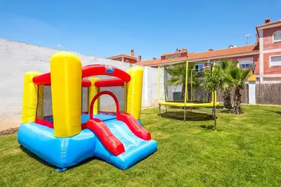 Zona de juegos infantil en La torre Casa rural