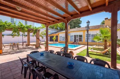 Piscina en o cerca de La torre Casa rural