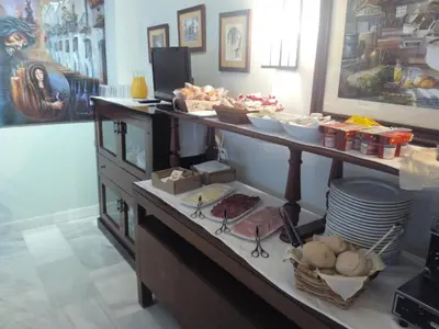 Comida en o cerca de este hotel