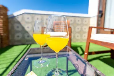 Bebidas en Casa Angelita Caminito del Rey, Dúplex con terraza en el centro de Andalucía