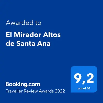 Certificado, premio, señal o documento que está expuesto en El Mirador Altos de Santa Ana