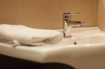 Un baño de Rey de Sevilla Flats - Macarena