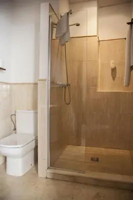 Un baño de Rey de Sevilla Flats - Macarena