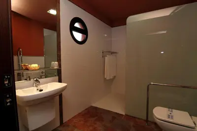 Un baño de Hostal Restaurante La Bartola