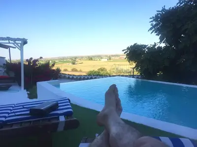 Piscina en o cerca de La Casa de la Luz. ArtistHome