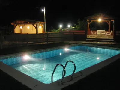 Piscina en o cerca de El Encinar de Cobo