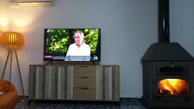 Una televisión o centro de entretenimiento en Casa Quico
