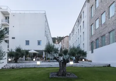 Jardín al aire libre en Albergue Inturjoven Jaen
